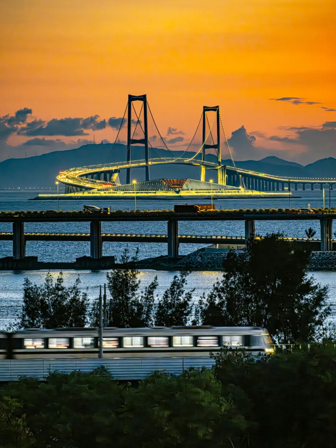 西湾 深圳plus.jpg